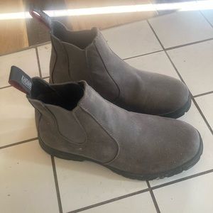 Men’s size nine never worn Khmonbu boots